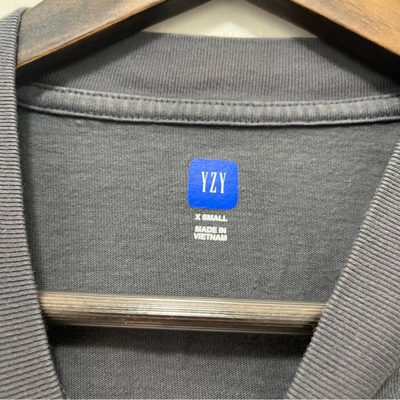 YZY Yeezy Gap Men’s XS Gray T-Shirt - Picture 4 of 5